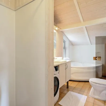 Abendrot 8 - Dorf 3 Priwall