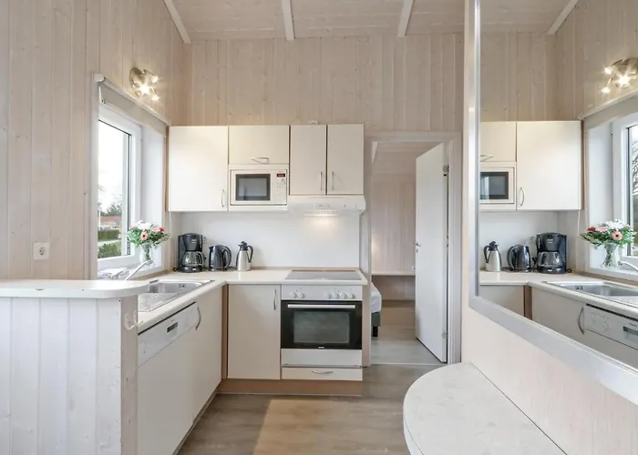 Abendrot 8 - Dorf 3 Priwall