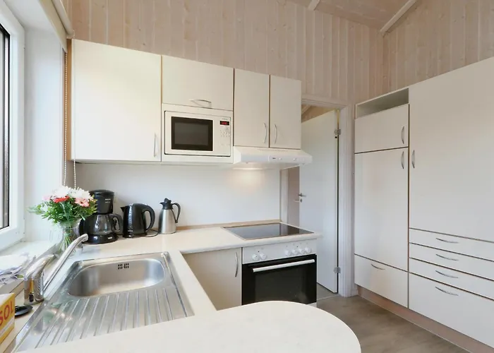 Abendrot 8 - Dorf 3 * Priwall